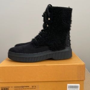 Tod’s womens ankle boots. Size 37.5 EUR.
